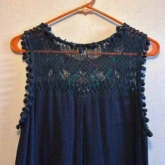 Dress - Picture 5 of 6